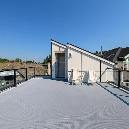 Seattle Urban Village - Vashon1 - Roof Top View Deck